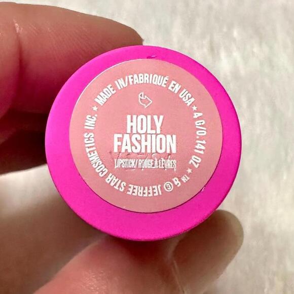 NIB Jeffree Star Velvet Trap Lipstick in Holy Fashion Full Size 4g - Picture 3 of 8